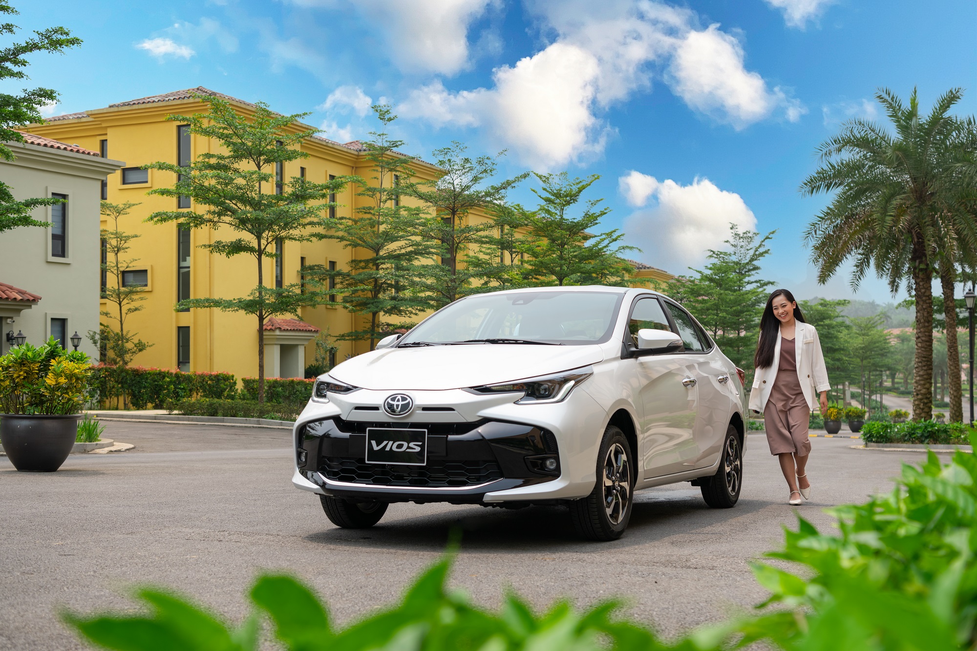 Toyota bán được hơn 6.600 xe tháng 7, tung ưu đãi hấp dẫn cho khách mua xe tháng 8