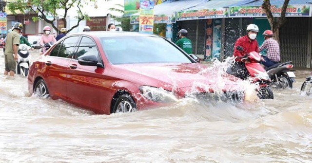 Các bộ phận trên xe ô tô nên kiểm tra sau những ngày mưa bão