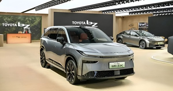 SUV điện Toyota bZ3X đạt kỷ lục 10.000 xe giao tới khách hàng chỉ sau 1 tháng