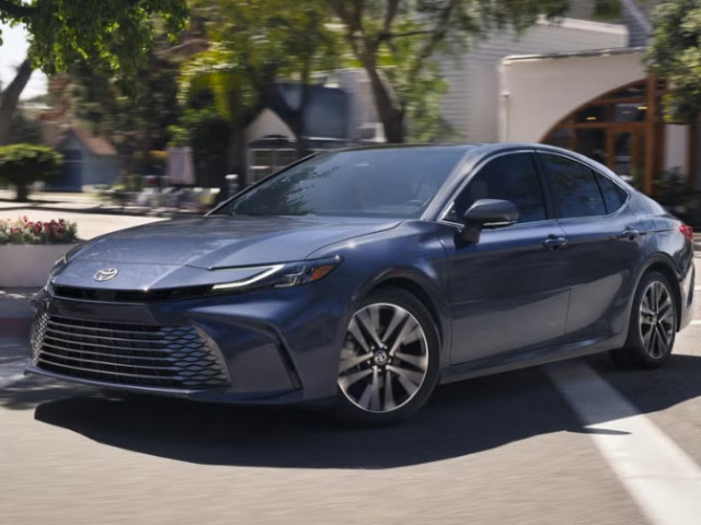 Toyota Camry Nightshade ra mắt: Thiết kế thể thao nhưng vẫn giữ hệ truyền động hybrid quen thuộc