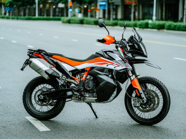KTM và Husqvarna đồng loạt đóng cửa hệ thống showroom tại Việt Nam