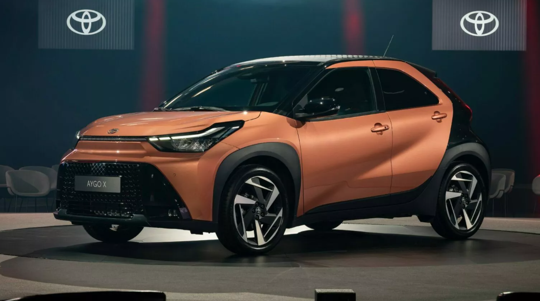 Toyota Aygo X 2025 ra mắt: Sử dụng động cơ hybrid, có cả bản GR Sport