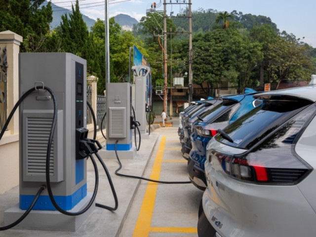 Áp dụng giá điện mới cho trạm sạc, cao nhất gần 4.300 đồng/kWh