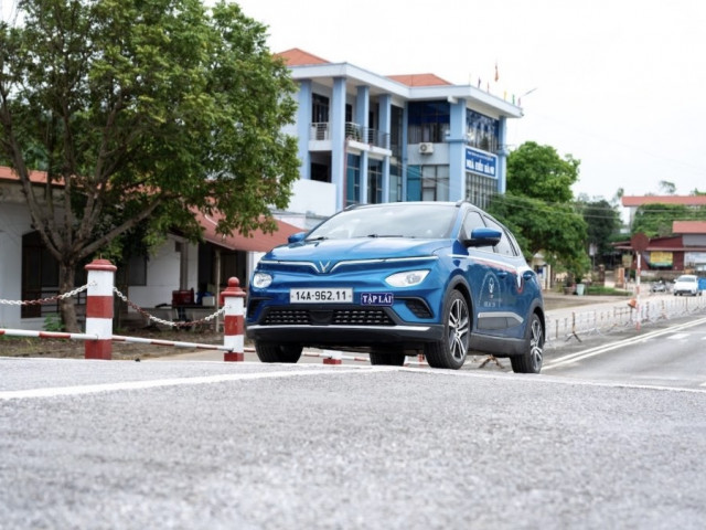 VinDT nâng tầm trải nghiệm học lái xe bằng dàn xe điện VinFast khắp 3 miền