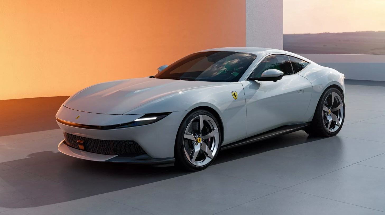 Ferrari Amalfi 2026: Siêu xe mới mạnh 631 mã lực, tăng tốc 0-100 km/h chỉ trong 3,3 giây
