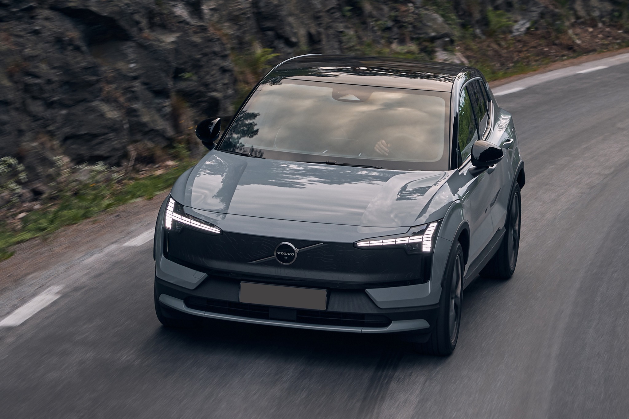 Volvo EX30 Cross Country ra mắt tại Thái Lan, giá từ 58.200 USD