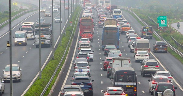 Cục CSGT đề xuất phân làn cấm xe tải đi vào làn sát dải phân cách trên cao tốc