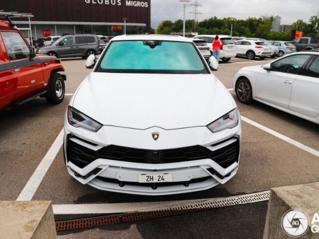 Lamborghini Urus mang biển số đắt kỉ lục tại Thụy Sĩ