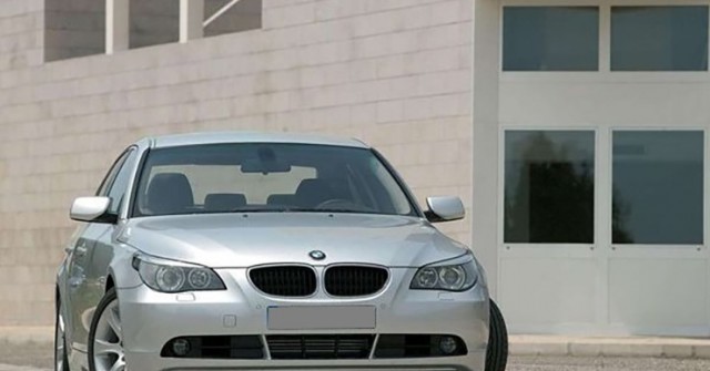 BMW 5-Series đời 2004 được rao bán chỉ 100 triệu đồng