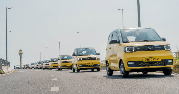 Xe điện mini làm taxi: Nhiều cơ hội, lắm thách thức