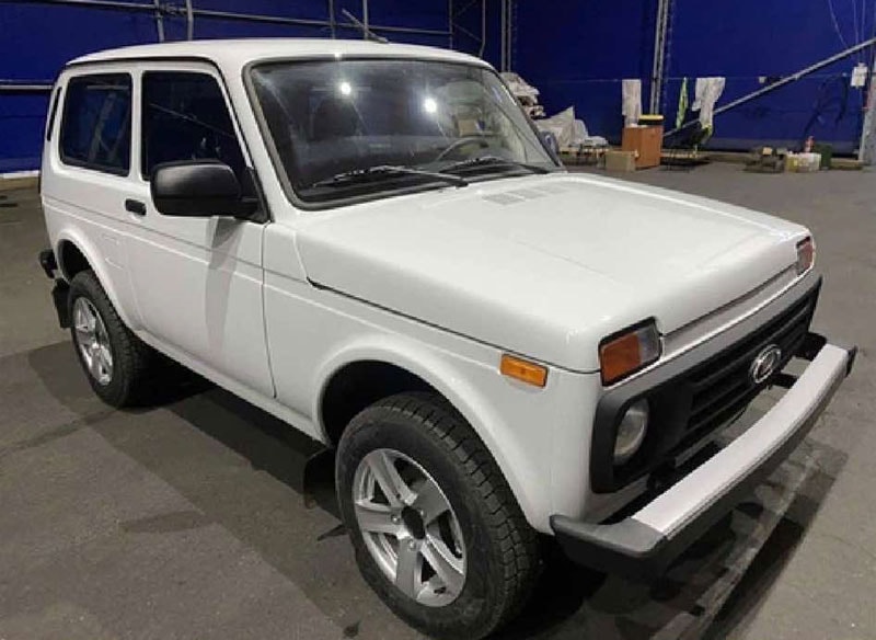 Lada Niva trang bị nghèo nàn, về Việt Nam bán cho ai?