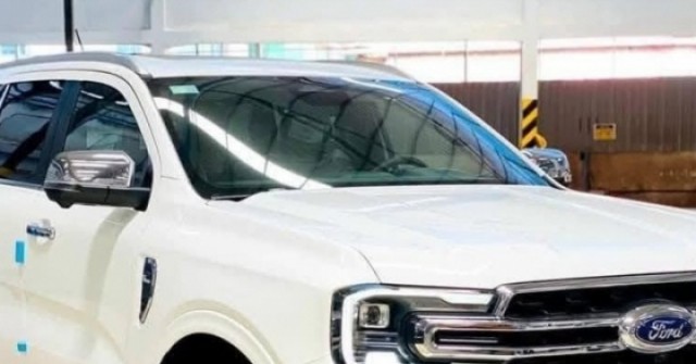 Thêm loạt xe bán tải, SUV hot gia nhập cuộc đua giảm giá