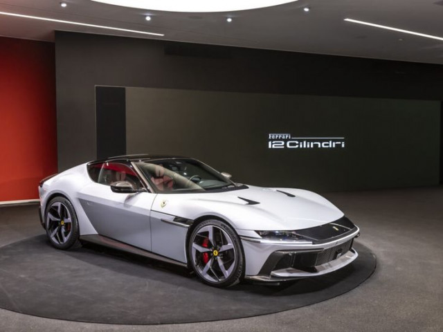 Ferrari 12Cilindri ra mắt: Siêu xe kế nhiệm 812 Superfast, trang bị động cơ V12 mạnh hơn 800 mã lực