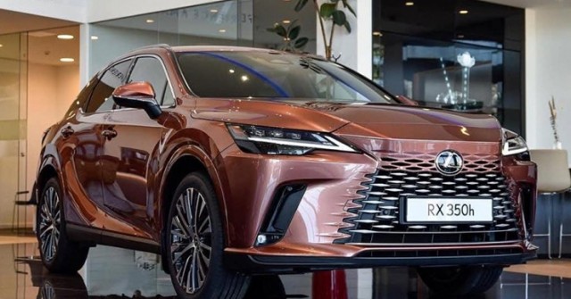 Ảnh thực tế Lexus RX 350h 2025 tại đại lý, giá từ 3,5 tỷ đồng