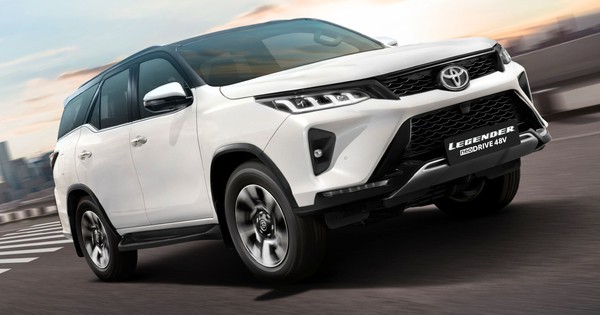 Toyota Fortuner hybrid ra mắt: Giá quy đổi từ 1,3 tỷ đồng, vẫn máy dầu 2.8L kèm mô-tơ điện, nhưng không thể chạy thuần điện