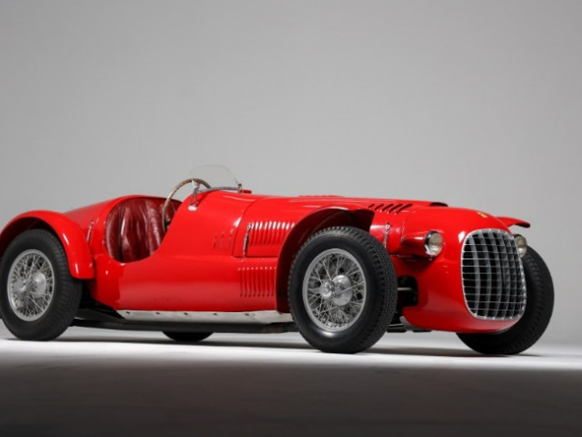Xế cổ Ferrari 166 Spyder 1948 được bán đấu giá hơn 220 tỷ VNĐ