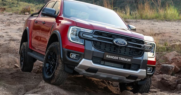 Ford Ranger sắp thêm bản mới: Rẻ hơn hẳn Raptor nhưng offroad không kém, như bản Sport nhiều đồ xịn