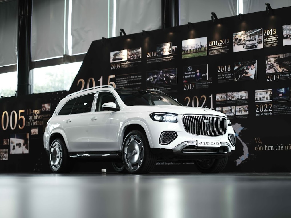 Mercedes-Benz tổ chức triển lãm “LiveRARE” tại TP.HCM, giới thiệu loạt xe cao cấp
