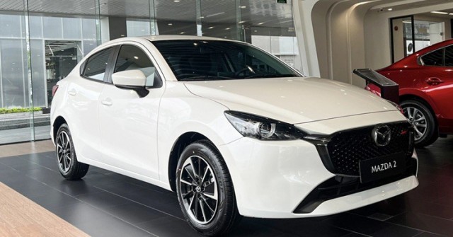 Mazda2 khuyến mãi giảm sâu tháng 7/2025