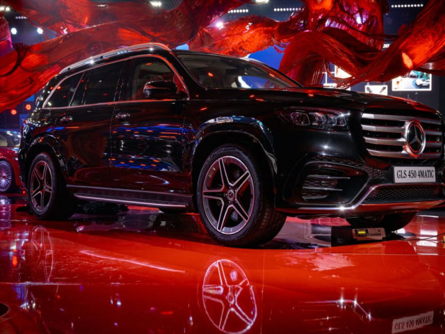 Mercedes-Benz giới thiệu loạt xe cao cấp tại triển lãm LiveRARE