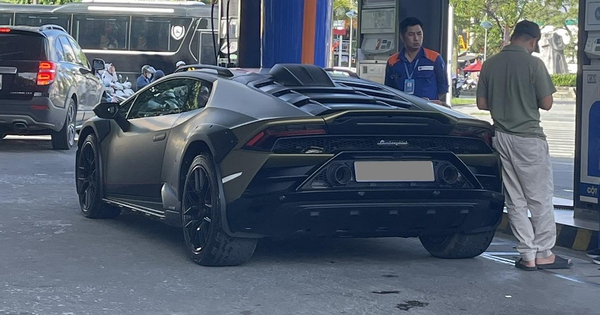 Lamborghini Huracan bản gầm cao xuất hiện tại Huế: Khoảng sáng gầm gần bằng Tucson, dễ 