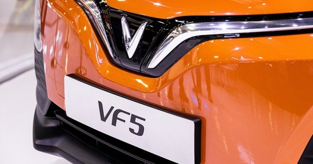 Giá xe điện VinFast VF 5 tháng 5/2025, lăn bánh 0% phí trước bạ