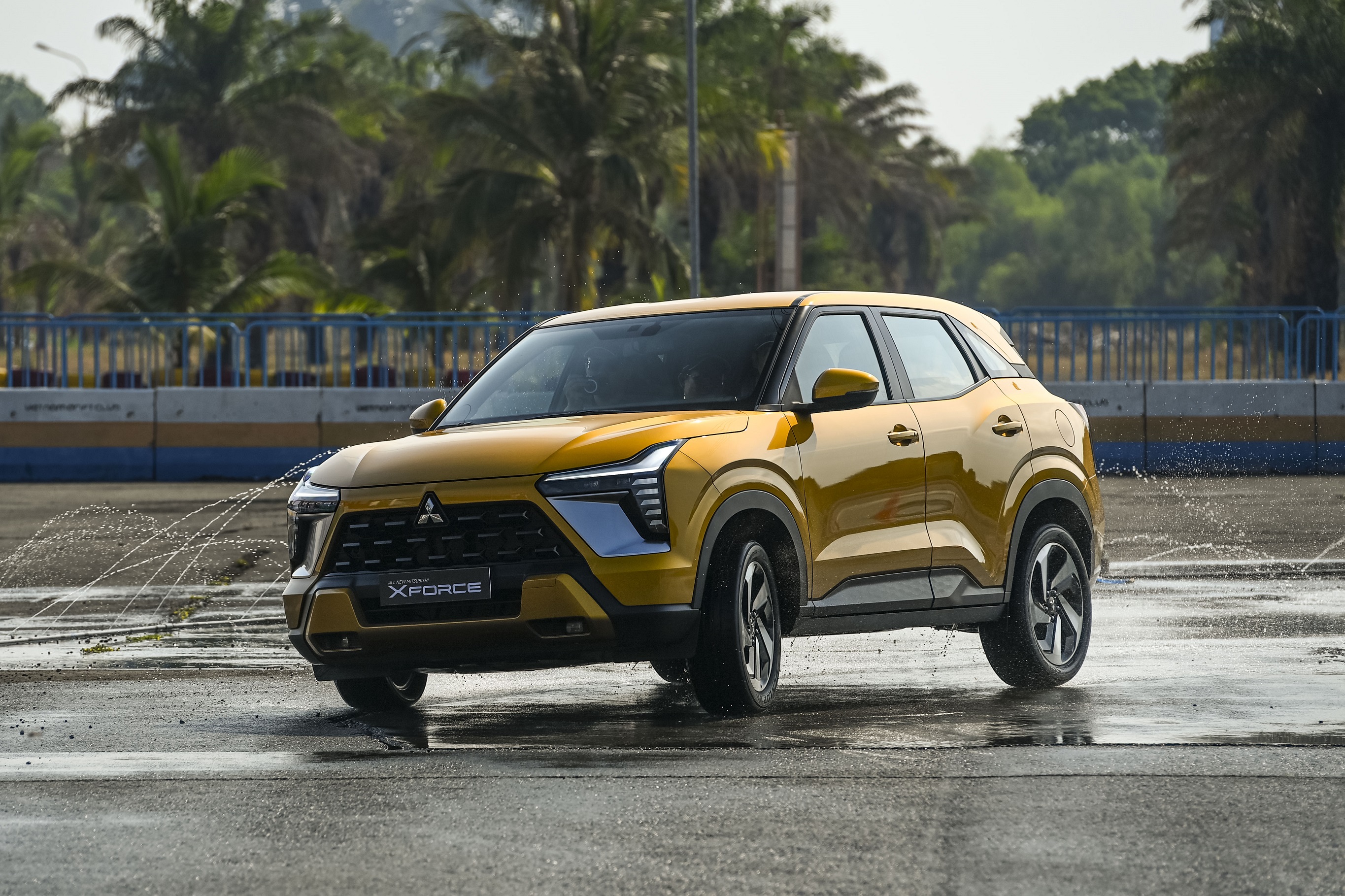 Mitsubishi ưu đãi khủng tháng 6: Hỗ trợ tới 100% trước bạ cùng quà tặng gần 80 triệu