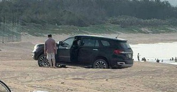 Người đàn ông lái xe xuống biển Đắk Lắk bị phạt lái xe 5 triệu đồng