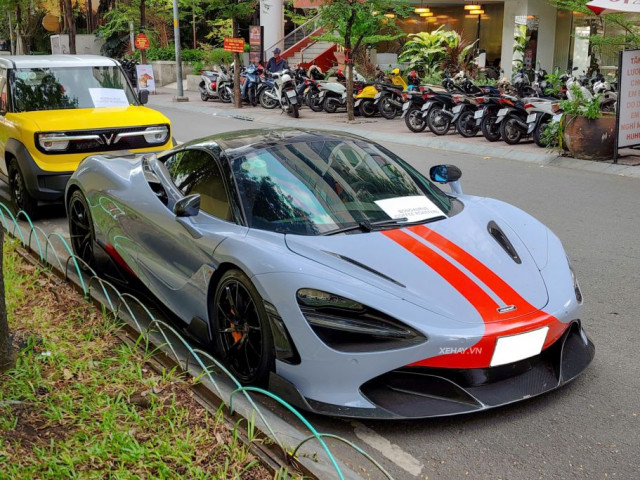 Cận cảnh McLaren 720S Coupe độ ống xả Novitec Inconel Race Version
