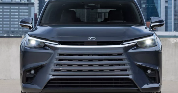 Lý do Lexus bất ngờ tăng giá mẫu SUV gia đình ăn khách?