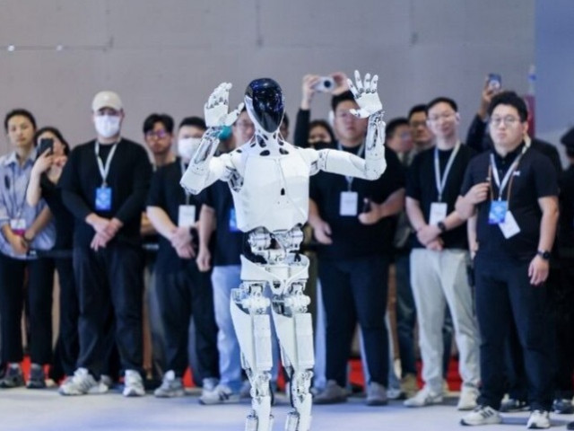 Xpeng ra mắt robot hình người Iron, có thể thay kỹ sư lắp ráp ô tô
