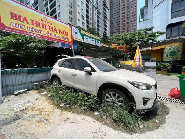 Chủ nhân chiếc Mazda CX-5 bị bỏ quên ở quán bia bất giờ xuất hiện, giải thích lí do “quên xe”