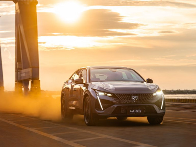 Peugeot 408 Legend Edition chính thức ra mắt tại Việt Nam: Giá từ 1,039 - 1,289 tỷ VNĐ