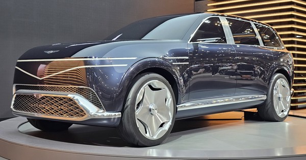 Chiếc Genesis GV90 chạy thử này có cửa mở độc lạ kiểu Rolls-Royce cùng nội thất 