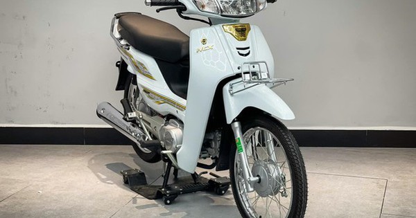 Honda Dream 125 giá hơn 100 triệu đồng tại Việt Nam