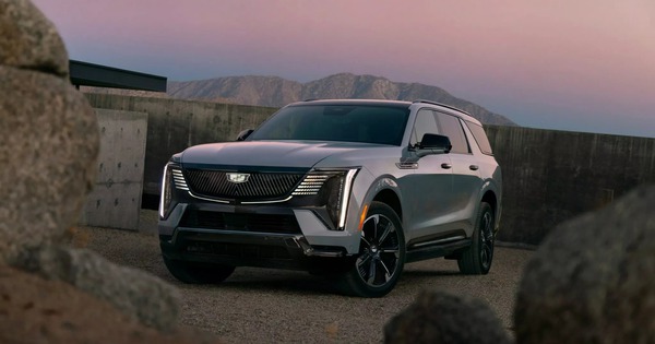 Cadillac Escalade có bản kéo dài nhất lịch sử: Hàng 3 thoải mái cho cả người lớn, cốp khủng hơn, mạnh 750 mã lực, 740km/sạc