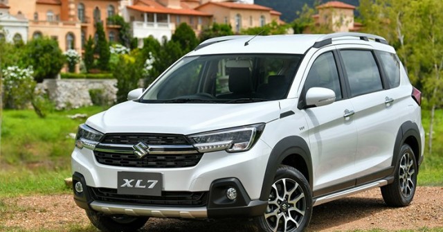 Giá xe Suzuki XL7 niêm yết và lăn bánh tháng 5/2024