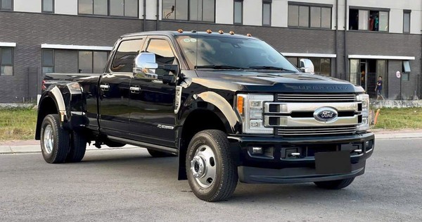 Ford F-350 Super Duty độc nhất Việt Nam 