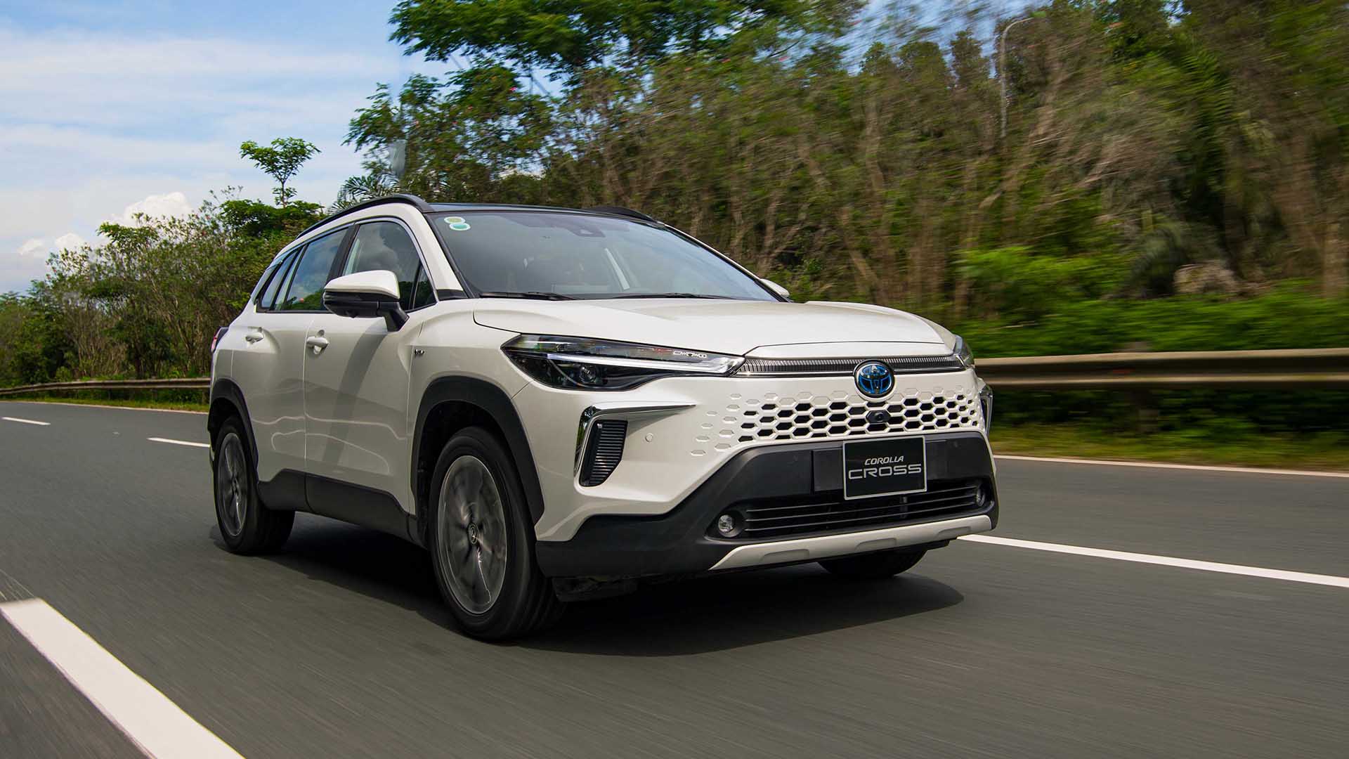 Doanh số xe hybrid của Toyota tăng mạnh: Tín hiệu tích cực cho thị trường xe xanh