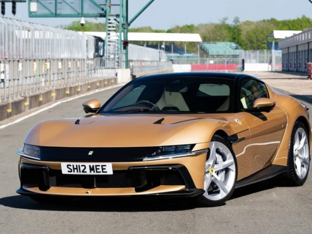 Chiêm ngưỡng Ferrari 12Cilindri màu siêu độc của Youtuber Shmee150