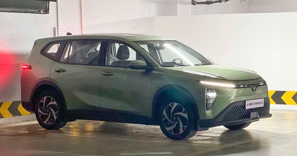 Ảnh VinFast Limo Green là chưa đủ, đây là thông số mà dân mạng đang tò mò: Dễ là bản thương mại sắp ra mắt, ảnh dựng có gì hãng đáp ứng đúng như vậy, nhưng dân mạng vẫn tiếc nuối vì một điều