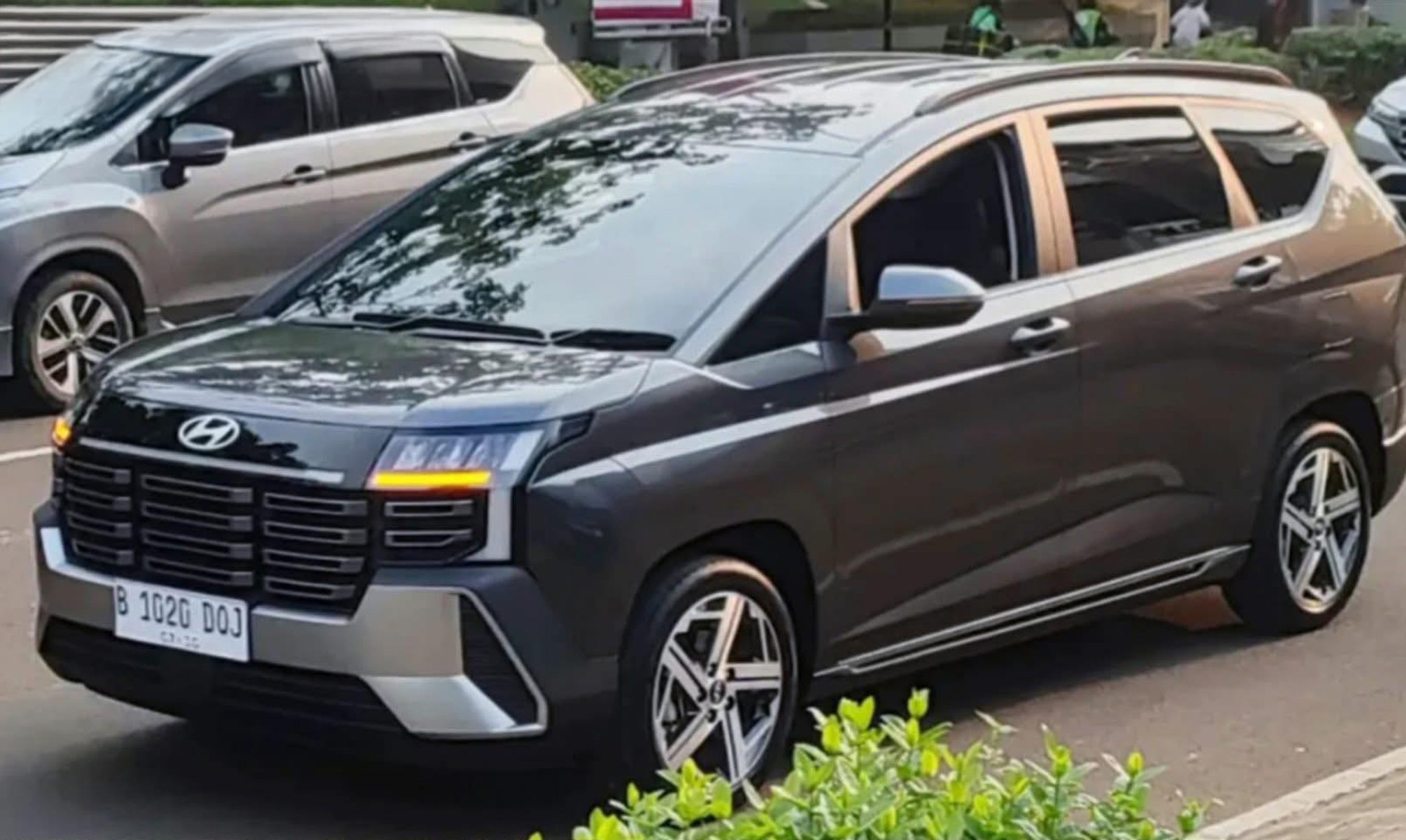 Hyundai Stargazer bản nâng cấp lộ diện không che chắn trên đường phố