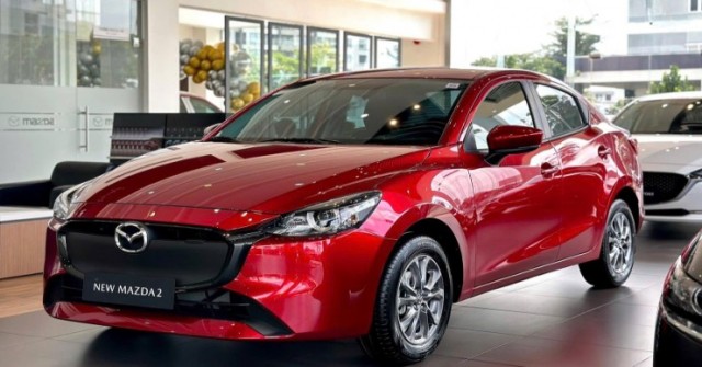 Tầm tiền 400-500 triệu đồng, chọn mua Honda City hay Mazda2?