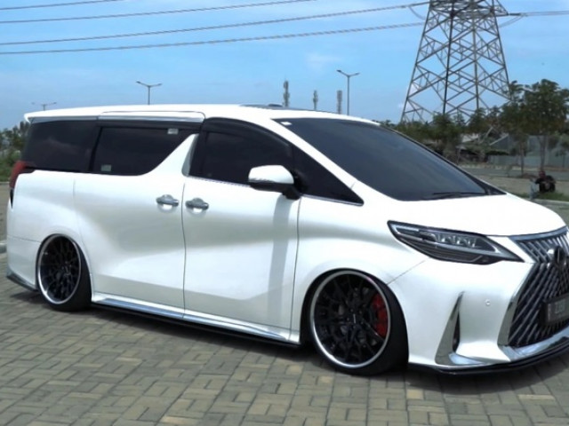 Malaysia chỉ có 39 xe Lexus LM xịn, còn lại là Toyota Alphard độ