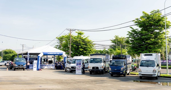 Hyundai Solati mới lần đầu ‘chạy show’ lái thử khắp cả nước, thách thức Ford Transit