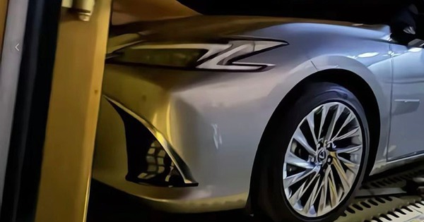 Lexus ES 2025 lộ diện ngoài đời thực: Thiết kế tinh chỉnh, dễ có màn mới, nhưng một số điểm sẽ khiến nhiều người thất vọng