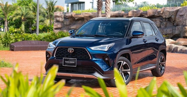 Giá xe Toyota Yaris Cross niêm yết và lăn bánh tháng 1/2025