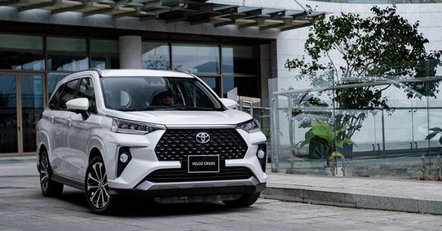 Giá xe Toyota Veloz Cross tháng 6/2025, giảm 100% lệ phí trước bạ
