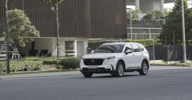Giá xe Honda CR-V tháng 7/2025, ưu đãi 50% lệ phí trước bạ