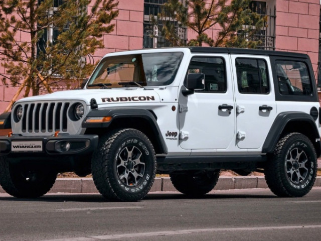 Jeep Grand Cherokee Summit Reserve và một số mẫu xe Jeep được ưu đãi tiền tỷ chỉ dành cho nội bộ